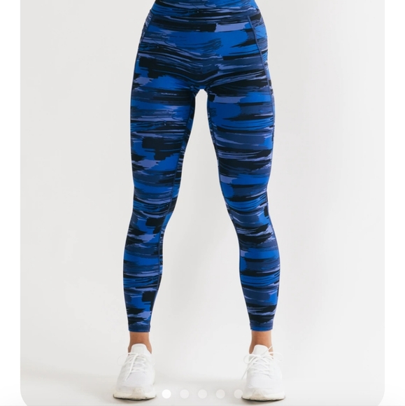 Alphalete Pants - Alphalete Surface Pocket Leggings Electric Blue Canvas Camo M